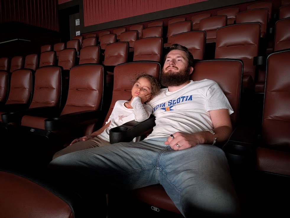 Inside The Manosphere Ice White Daughter Family Justin Waller Louis Theroux Netflix Documentary